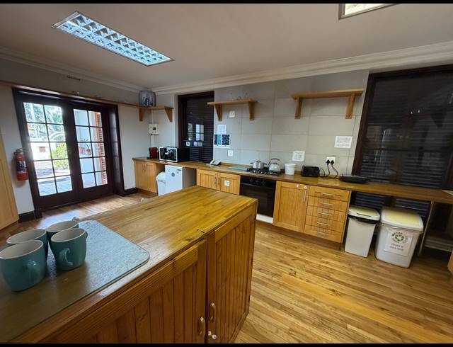 106.60M² BUILDING TO LET IN KENILWORTH